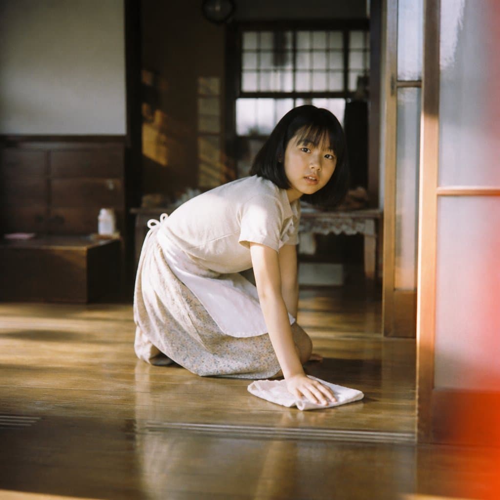 Dynamic Nostalgic Japanese Home Cleaning Scene Showcase